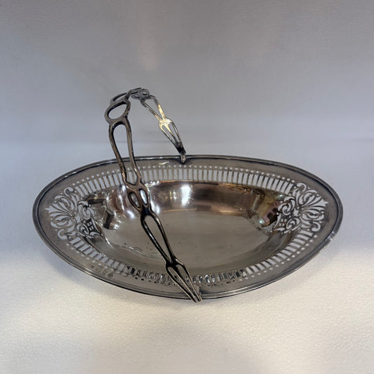EDWARDIAN PIERCED STERLING SILVER SWING-HANDLED BASKET, BIRMINGHAM, 1905