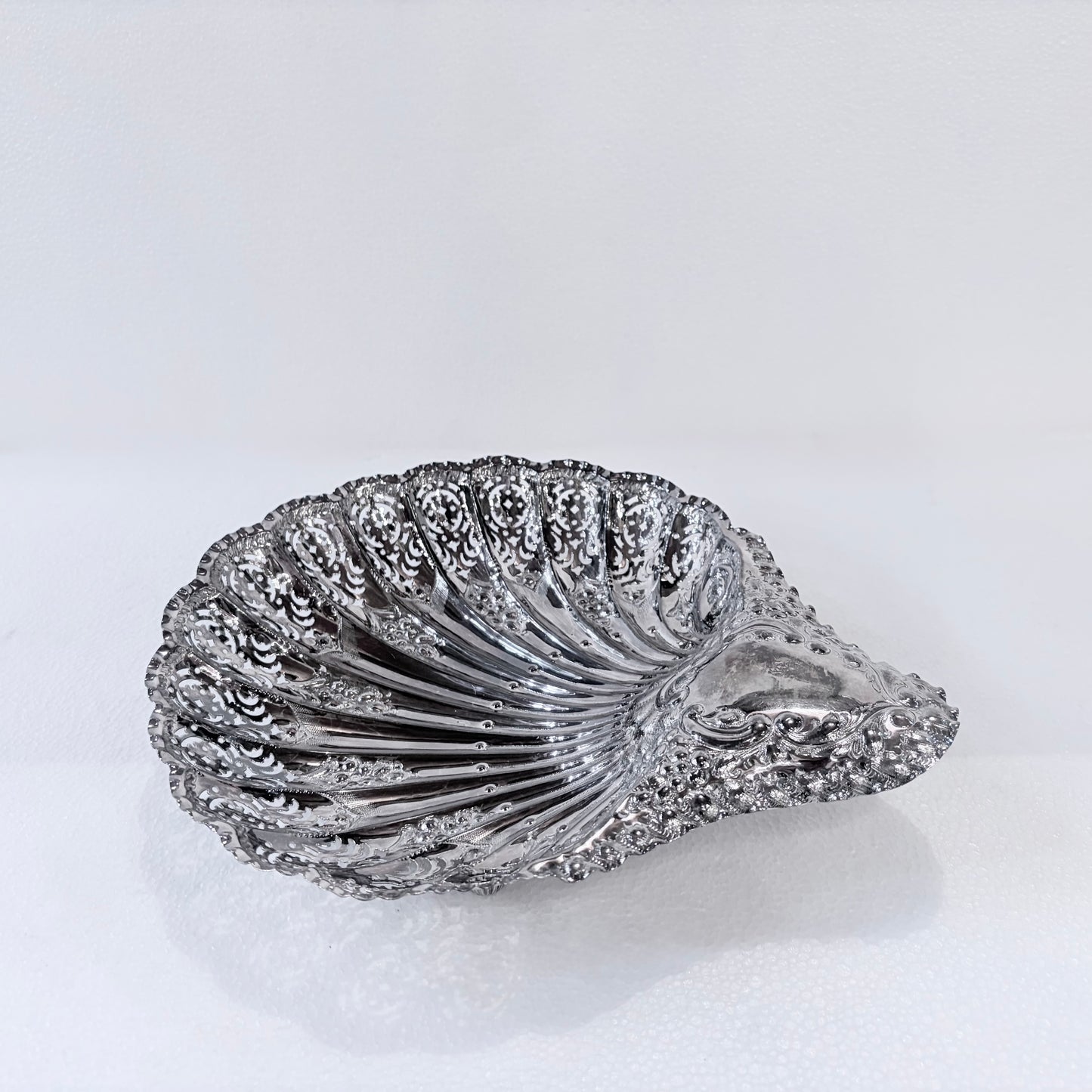 EDWARDIAN PIERCED STERLING SILVER SHELL-FORM CENTERPIECE, SHEFFIELD, 1903