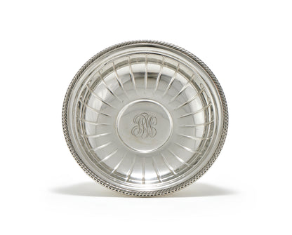 A STERLING SILVER FLUTED CENTRE BOWL, PHILADELPHIA, EARLY 20th CENTURY