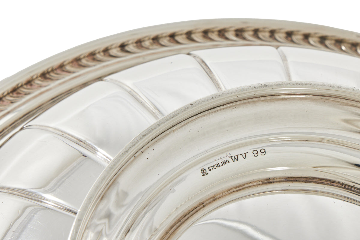 A STERLING SILVER FLUTED CENTRE BOWL, PHILADELPHIA, EARLY 20th CENTURY