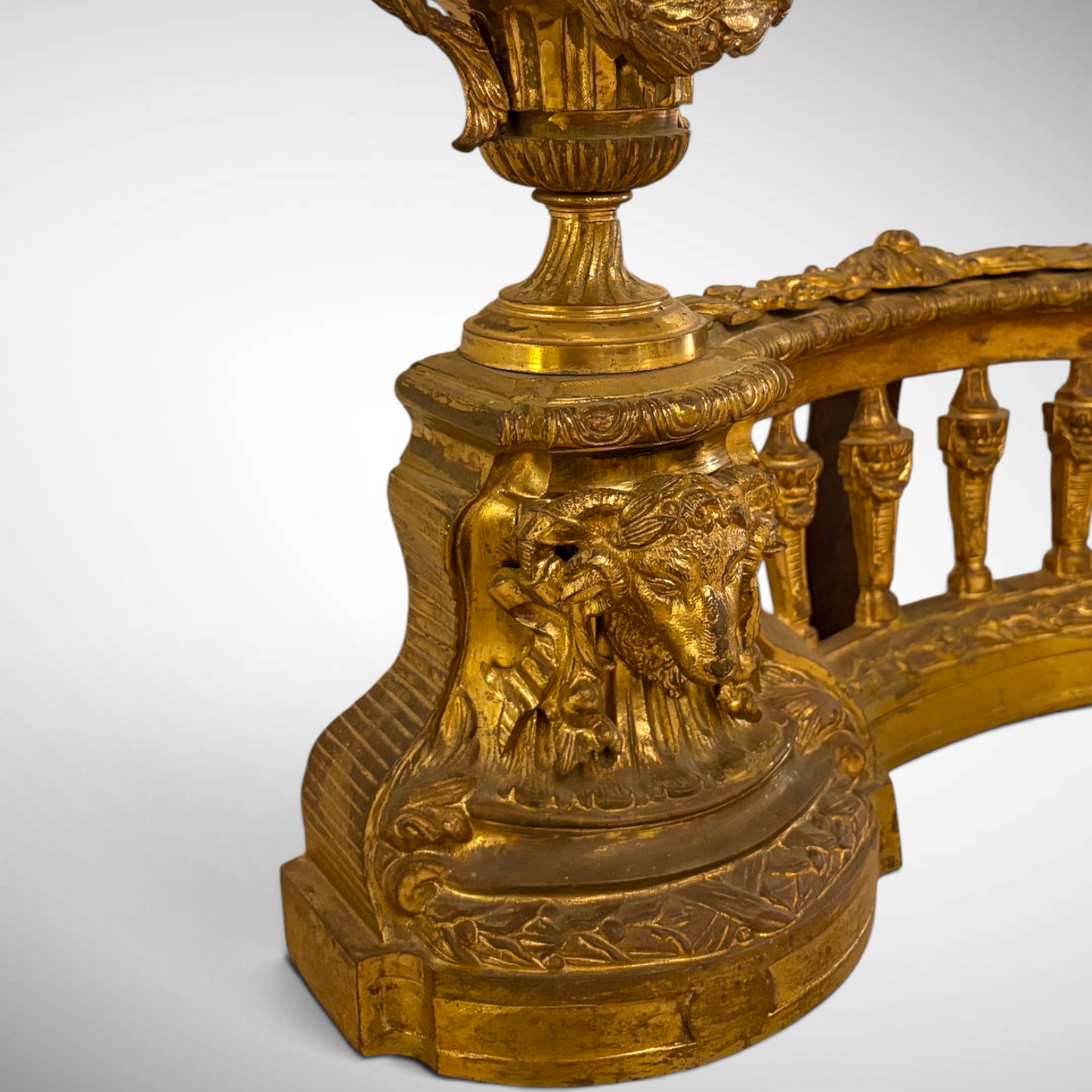 A LOUIS XVI STYLE CAST AND CHASED GILT-BRONZE FENDER, FRANCE, LATE 19TH CENTURY