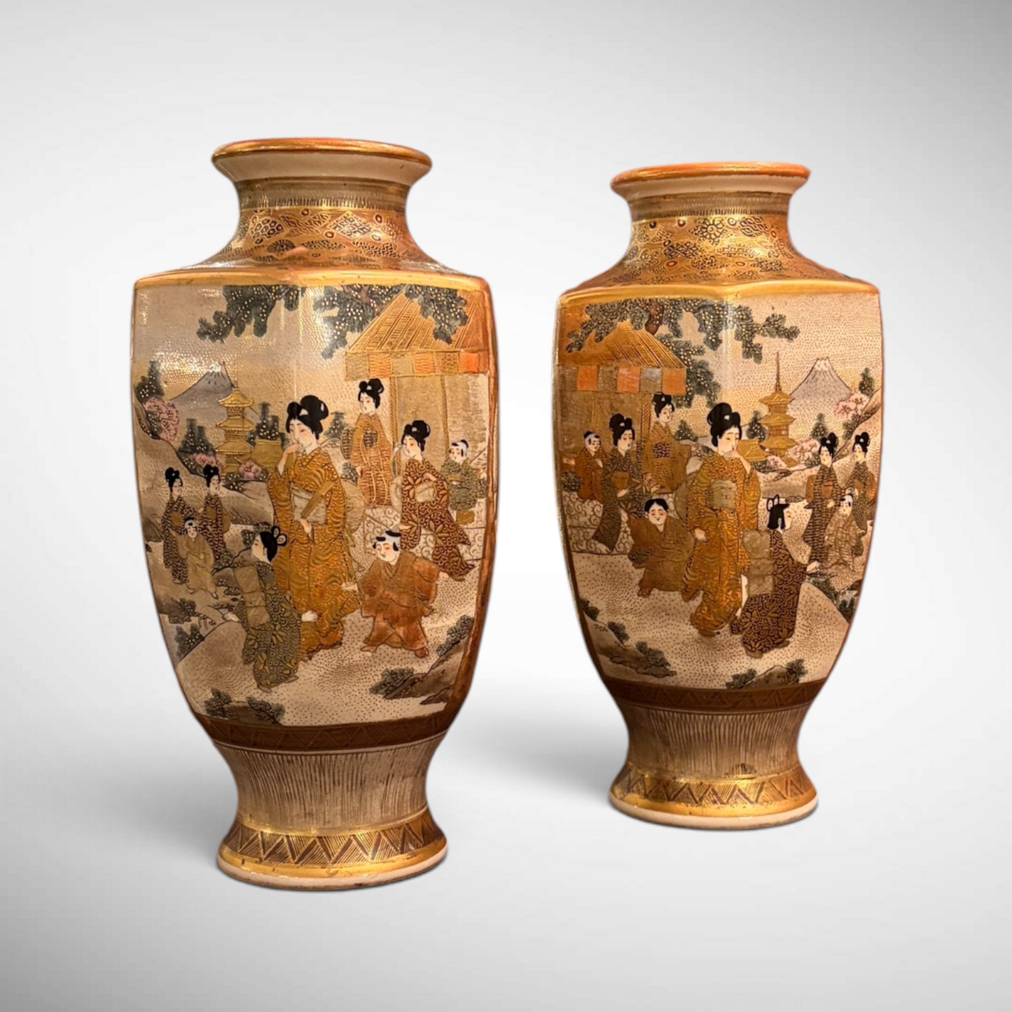 A PAIR OF EARTHENWARE SATSUMA VASES, JAPAN, LATE MEIJI PERIOD (1868–1912)