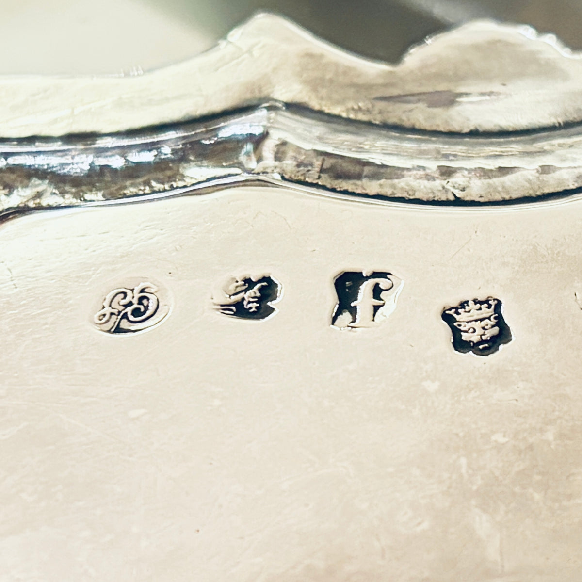 A GEORGE II SHELL MOTIF STERLING SILVER SALVER, LONDON, 1741