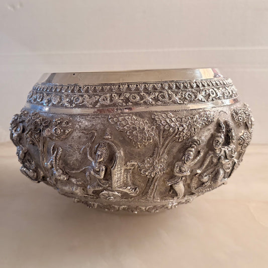BURMESE SILVER NARRATIVE OFFERING BOWL (THABEIK), BURMA, LATE 19TH CENTURY