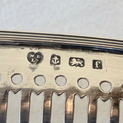 EDWARDIAN PIERCED STERLING SILVER SWING-HANDLED BASKET, BIRMINGHAM, 1905