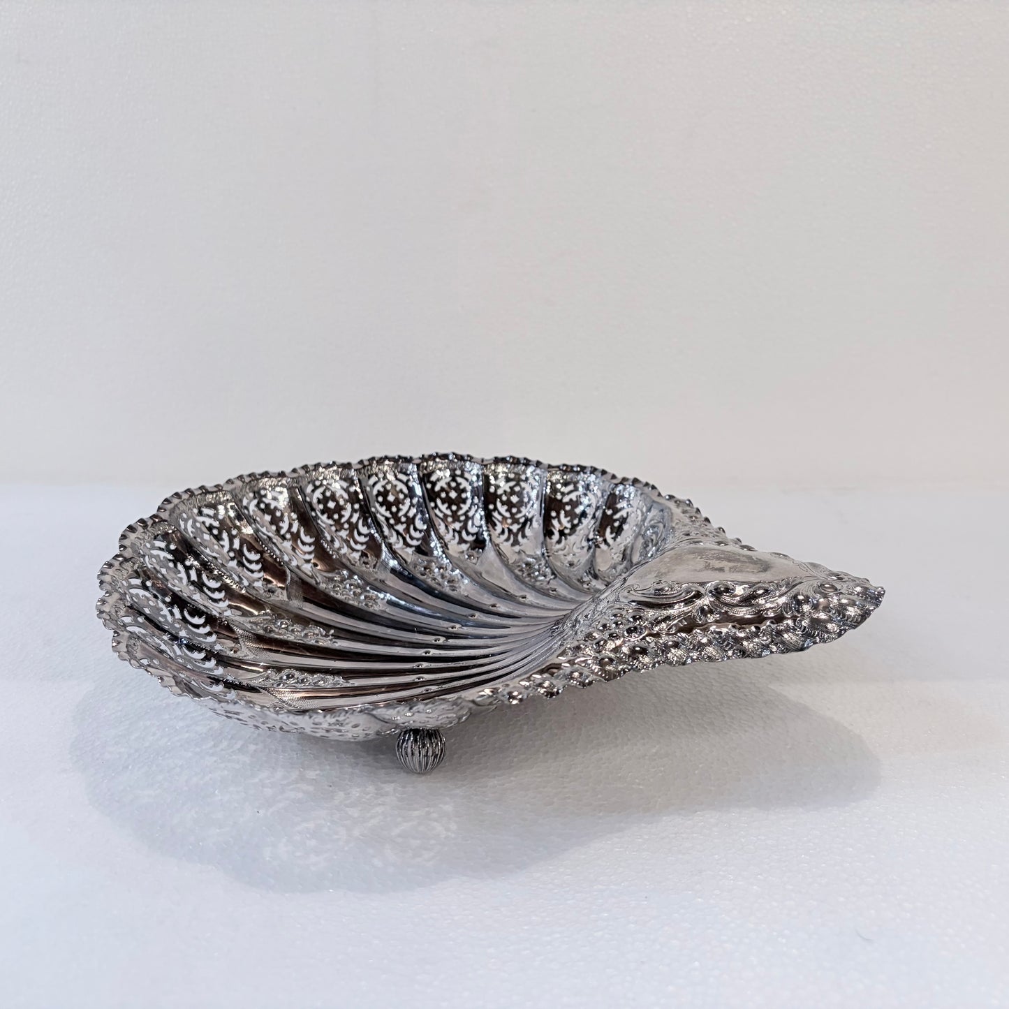 EDWARDIAN PIERCED STERLING SILVER SHELL-FORM CENTERPIECE, SHEFFIELD, 1903