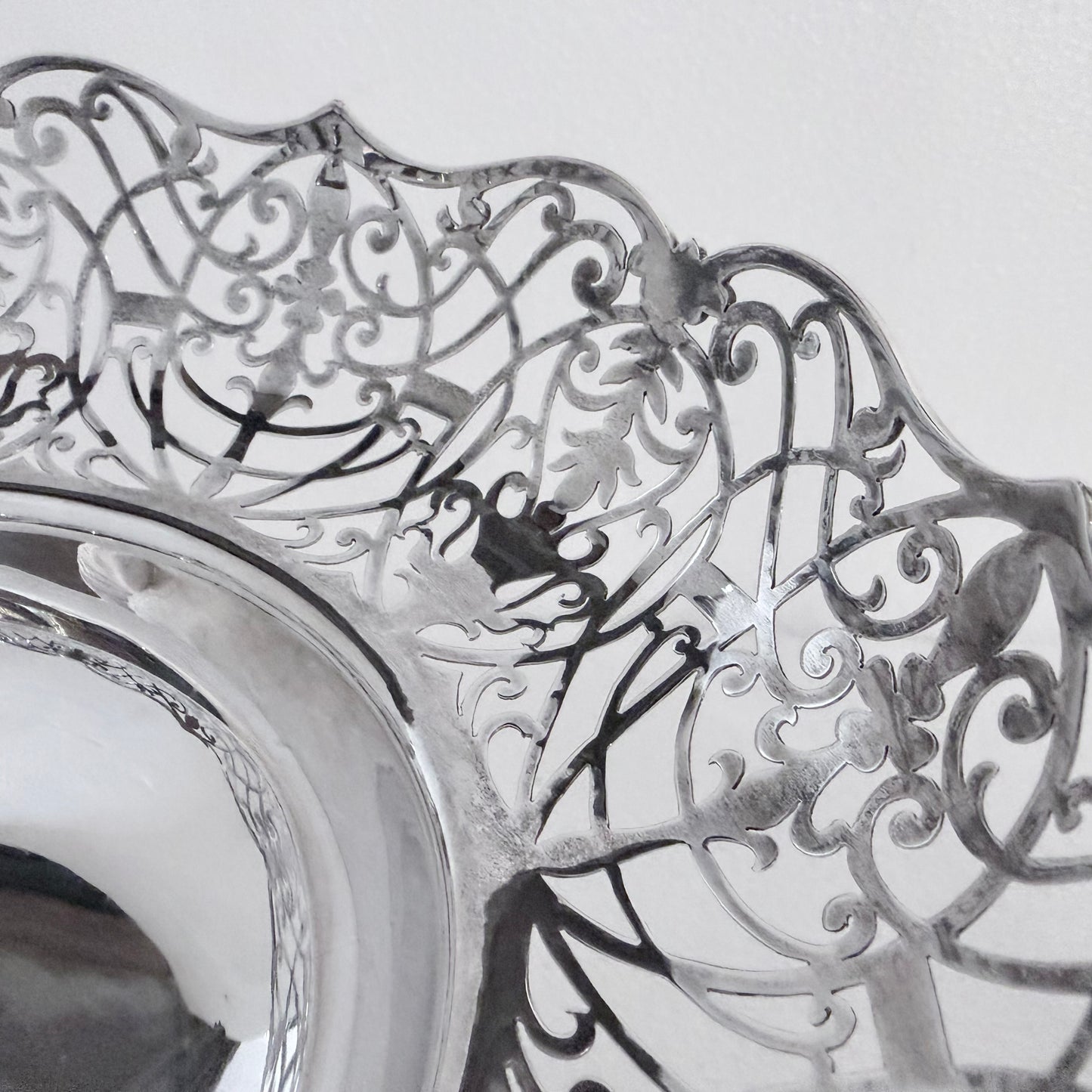 MID-CENTURY PIERCED STERLING SILVER CENTERPIECE, SHEFFIELD, 1935