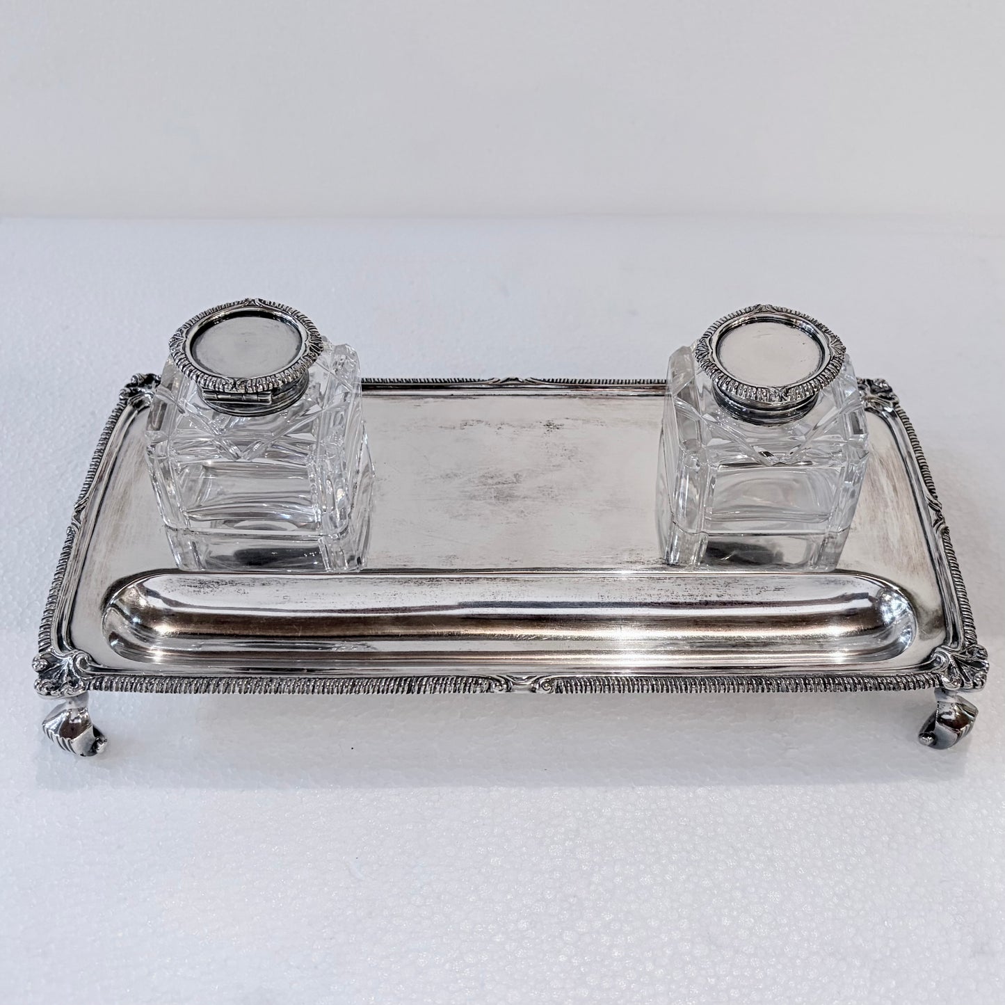 EDWARDIAN GADROONED STERLING SILVER INKSTAND, LONDON, 1905