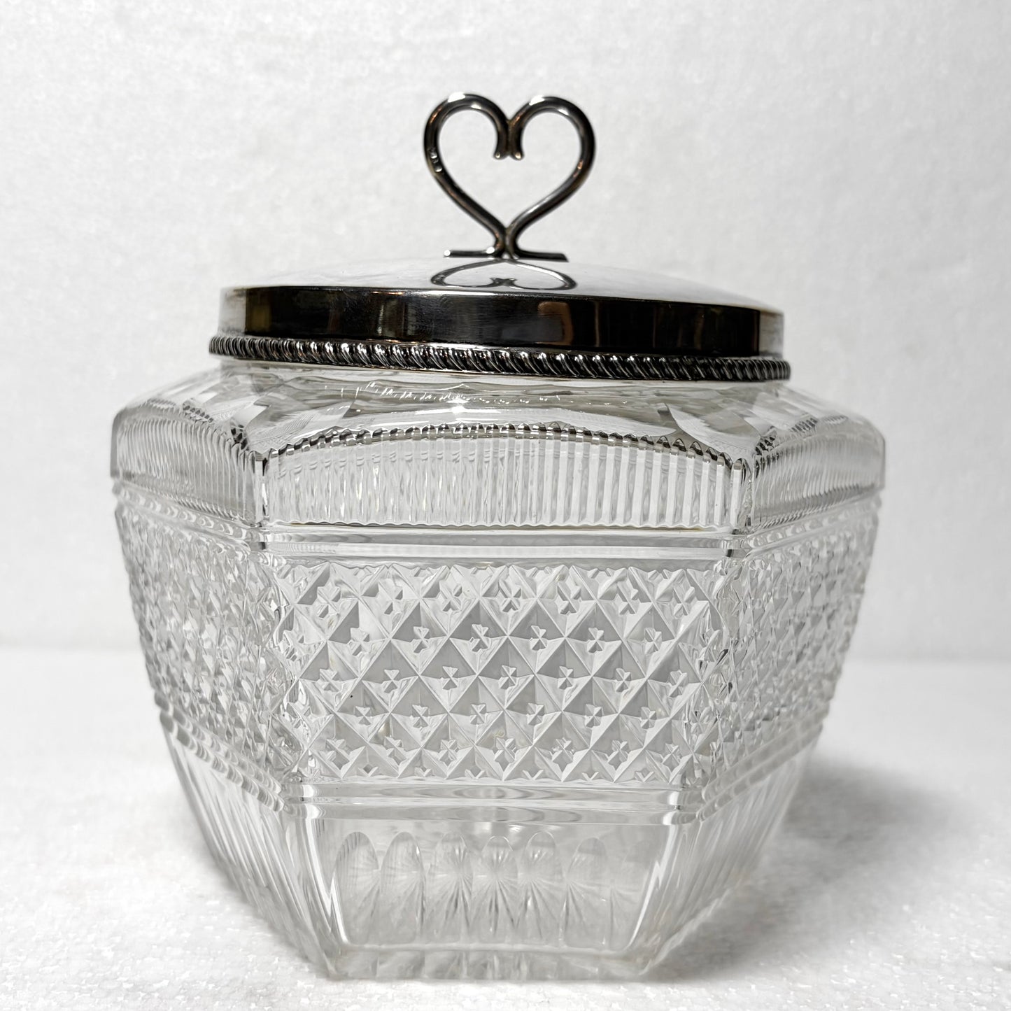 LATE VICTORIAN CUT GLASS AND SILVER-MOUNTED BISCUIT BARREL, BIRMINGHAM, 1899