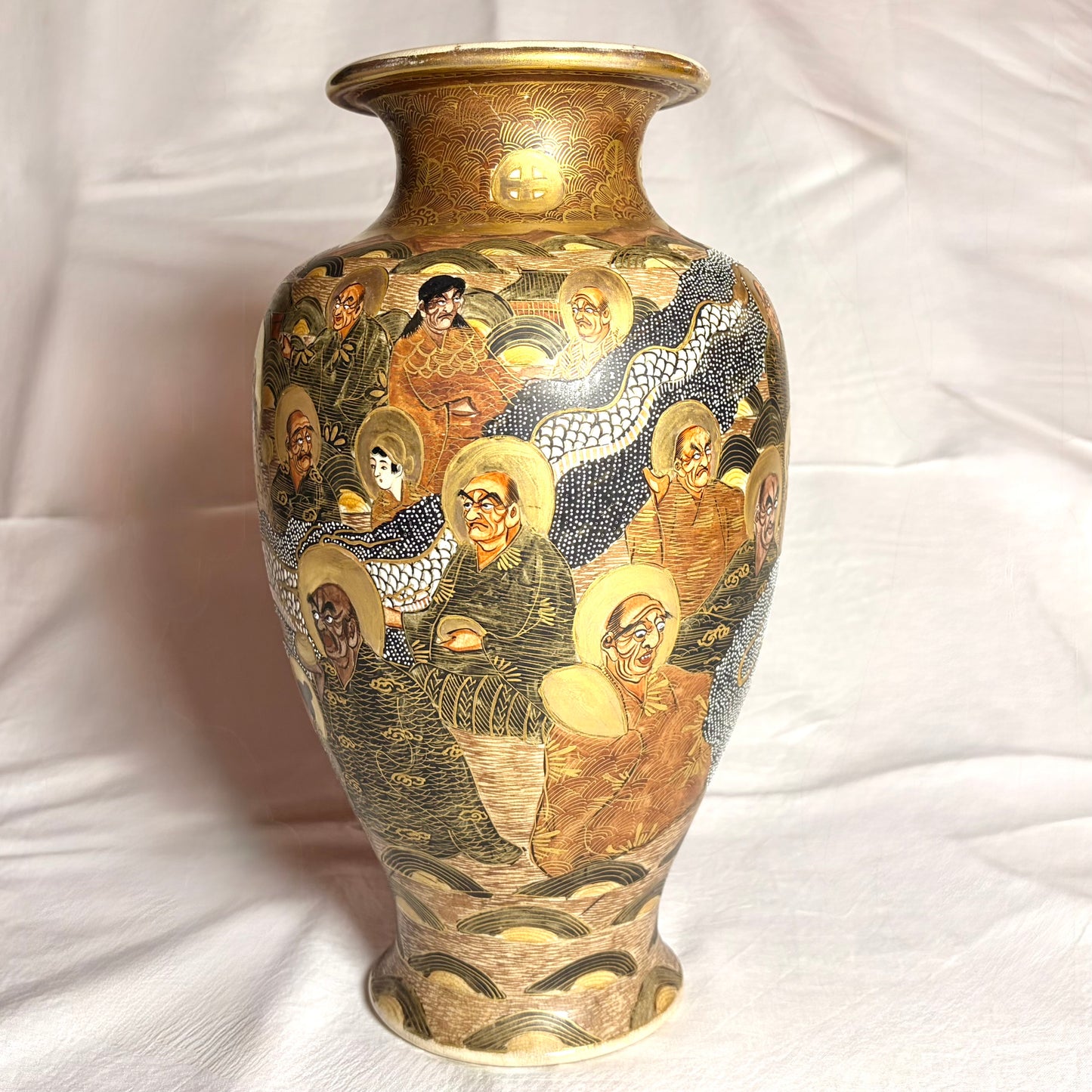A TAISHŌ PERIOD SATSUMA EARTHENWARE VASE, JAPAN, 1912-1926