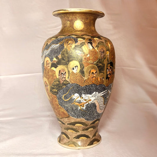 A TAISHŌ PERIOD SATSUMA EARTHENWARE VASE, JAPAN, 1912-1926