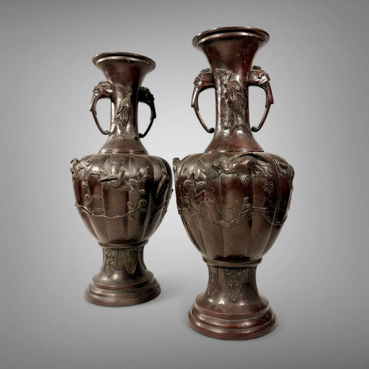 A PAIR OF MEIJI PERIOD AVIAN JAPANESE BRONZE VASES, JAPAN, 1870-1912