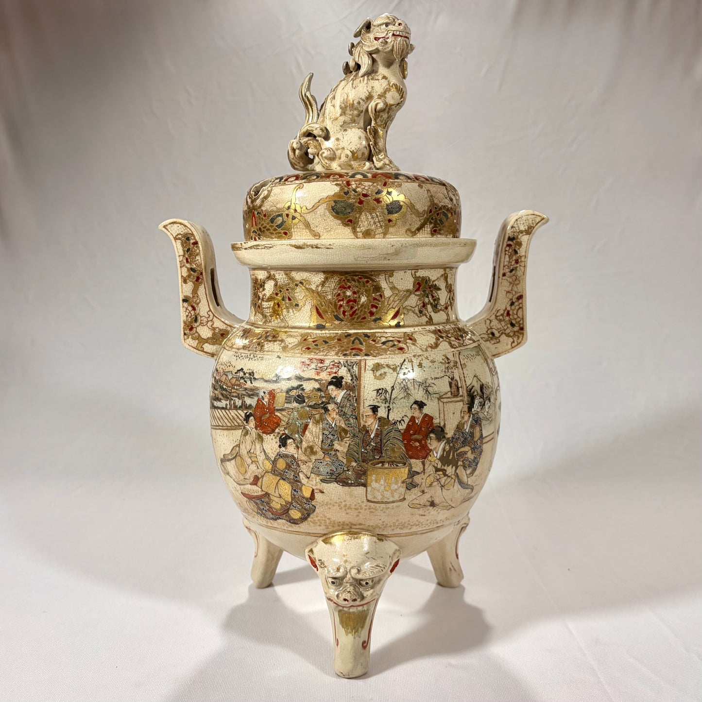 MAGNIFICENT FOO FINIAL TRIPOD SATSUMA INCENSE BURNER, JAPAN, MEIJI PERIOD