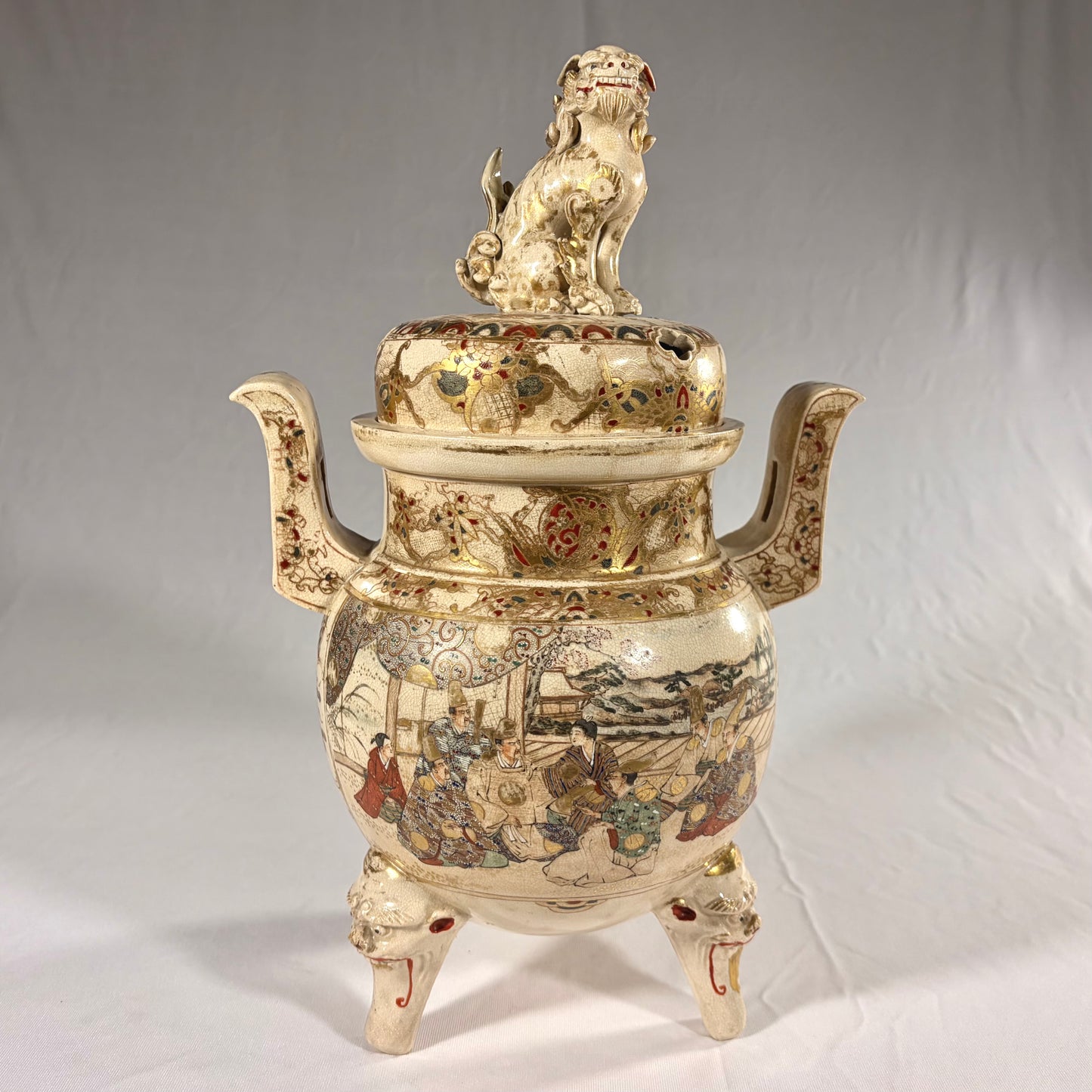 MAGNIFICENT FOO FINIAL TRIPOD SATSUMA INCENSE BURNER, JAPAN, MEIJI PERIOD