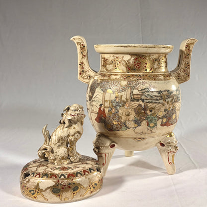 MAGNIFICENT FOO FINIAL TRIPOD SATSUMA INCENSE BURNER, JAPAN, MEIJI PERIOD