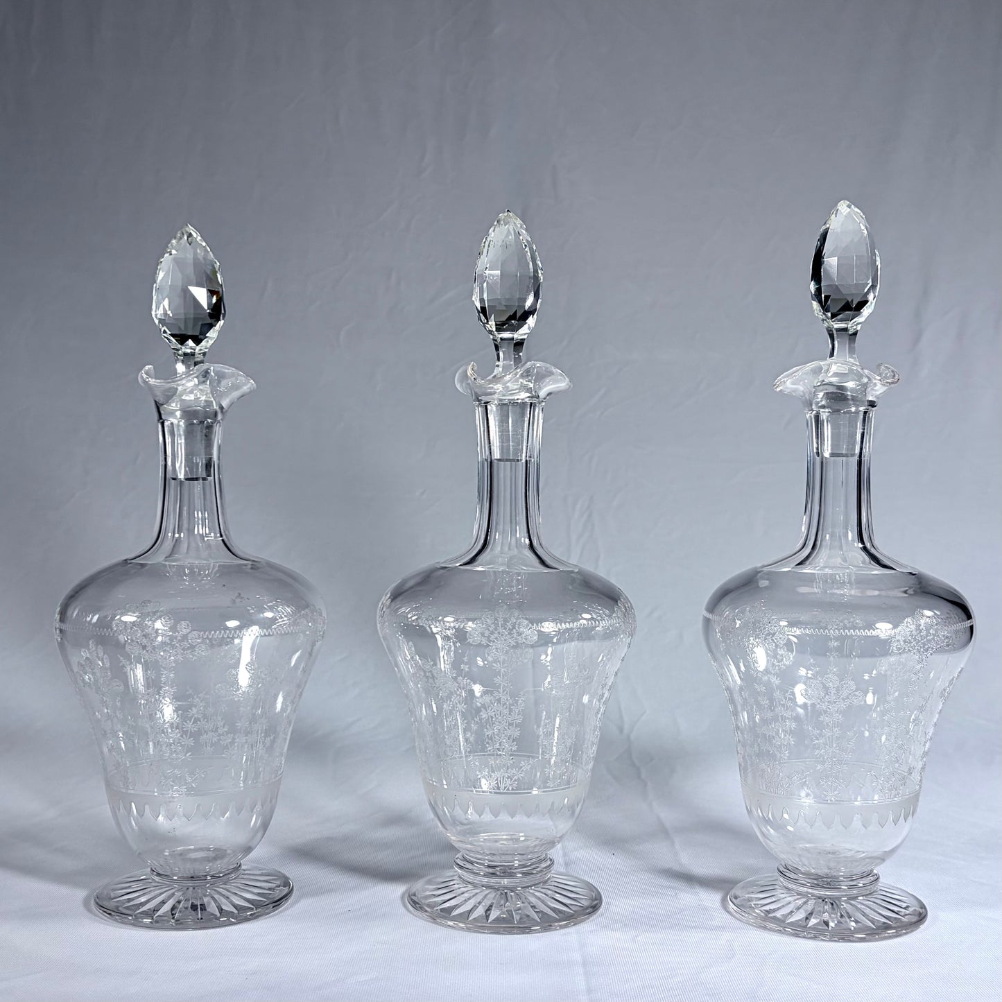 INTERWAR ETCHED STUART CRYSTAL DECANTERS, STOURBRIDGE, 1926-1950