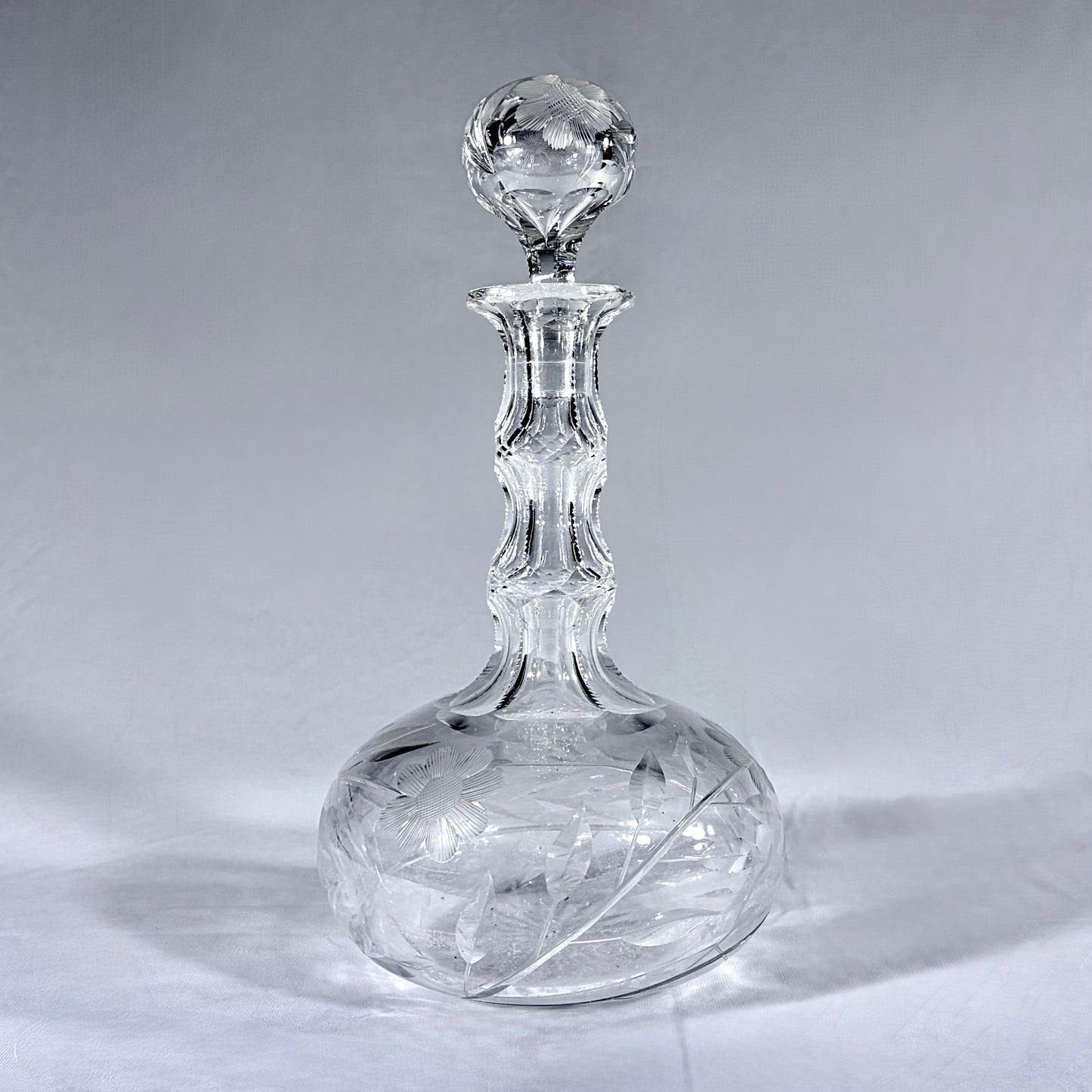 A BRILLIAN-CUT AND FLORAL CRYSTAL DECANTER, EUROPE, MID-20th CENTURY