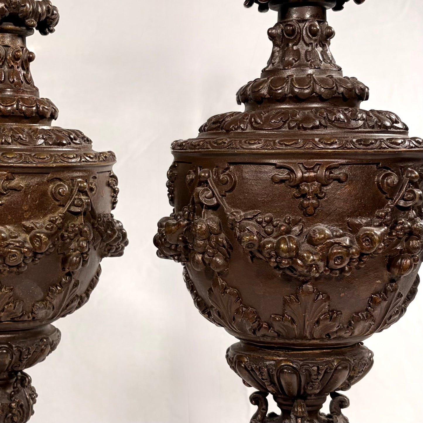 PAIR OF ROCOCO REVIVAL PATINATED BRONZE EWERS, FRANCE, LATE 19TH CENTURY