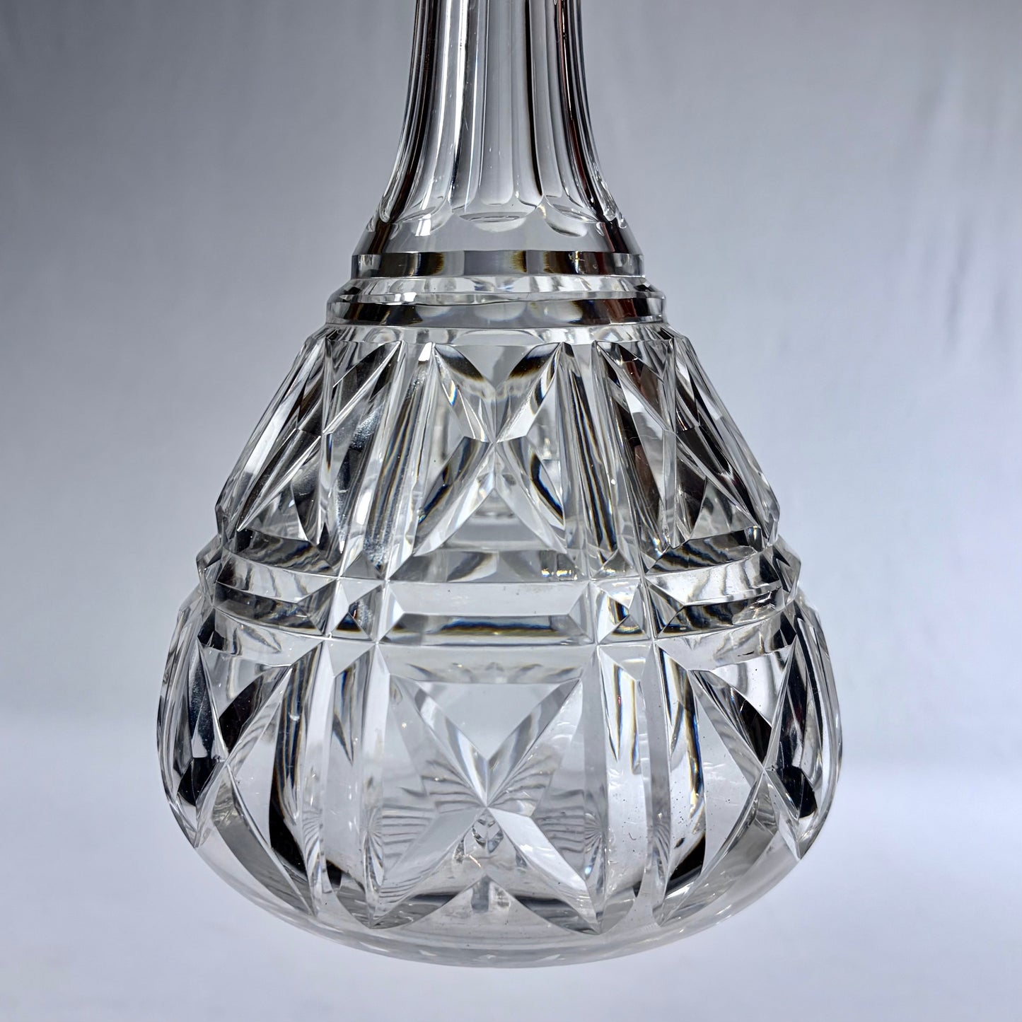 KLS Vaults George V sterling silver-mounted cut glass decanter with geometric diamond and flute patterns