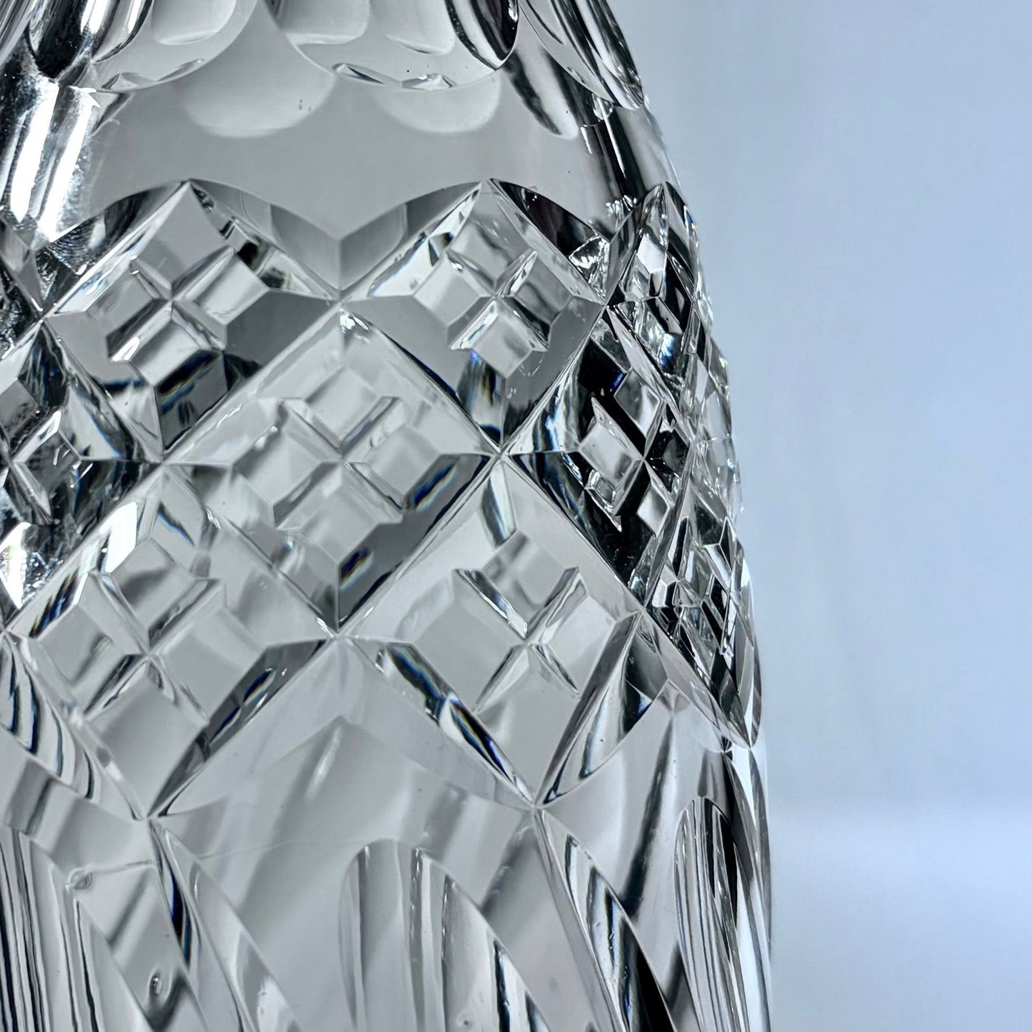 KLS Vaults George V silver-mounted lead crystal decanter with intricate diamond and vertical mitre cut patterns.
