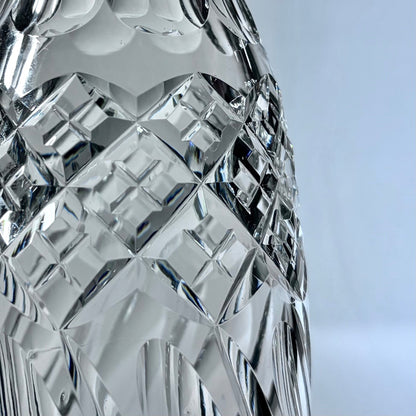 KLS Vaults George V silver-mounted lead crystal decanter with intricate diamond and vertical mitre cut patterns.