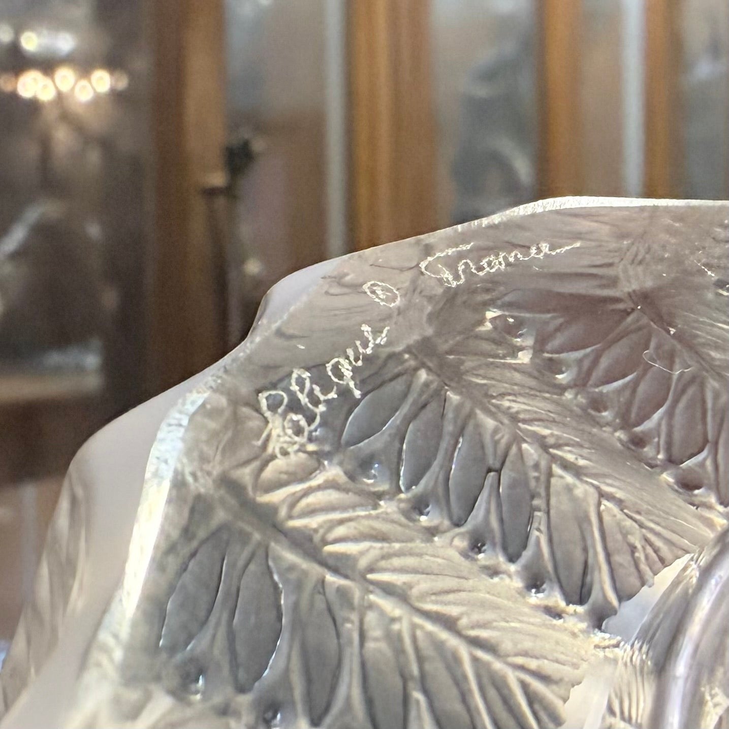 KLS Vaults Lalique Jamaique frosted crystal ashtray featuring a detailed tropical leaf relief and signature mark