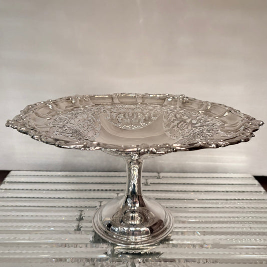 KLS Vaults late Edwardian sterling silver tazza with pierced foliate detailing and shell rim, Chester 1913.